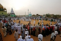 فى السودان يكون الاحتفال بالمولد النبوي عن طريق نصب الخيام في الساحات العامة، والتي تضم العديد من الأنشطة كالأدعية والأذكار والمدح والذكر