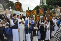 يحيي الجزائريون ذكرى المولد النبوي في أغلب المدن حيث يتسابق الناس في تزين الشوارع والمساجد وإقامة حلقات الذكر والمدح 