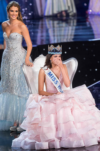 ستيفاني ديلبالي الحاصلة بلقب ملكة جمال العالم لعام 2016