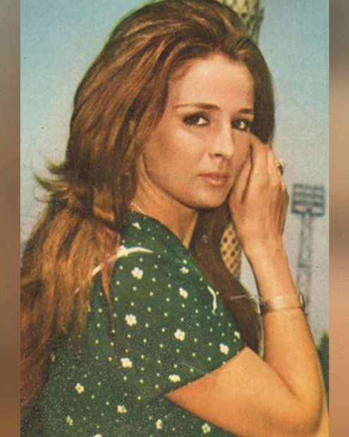 اسمها الحقيقي فاطمة الزهراء حسين أحمد فتحي من مواليد القاهرة يوم 21 ديسمبر 1951
