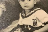 من مواليد 1950 وهو أخو الفنان رشدي أباظة من الأب فقط لأم مصرية بخلاف الأم الإيطالية التي أنجبت الابن الأكبر الذي حقق شهرة واسعة في عالم الفن 
