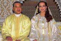 تزوجت الملك في حفل زواج خاص عام 2002م، تزوجا علنا وهو ما يشكل سابقة في تاريخ الأسرة المالكة بالمغرب 