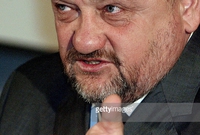 أحمد قاديروف 1951-2004

تم اغتيال الرئيس الشيشاني عام 2004 أثناء حضوره لإحتفالية يوم النصر إثر انفجار ضخم في محيط مكان تواجده ما أدى إلى مصرعه على الفور 
