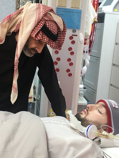 كان أول نشاط قام به الأمير الوليد بن طلال آل سعود بعد الإفراج عنه هو زيارة ابن شقيقه الوليد بن خالد المعروف بالأمير النائم ما دفع الكثيرون إلى التساؤل عنه 