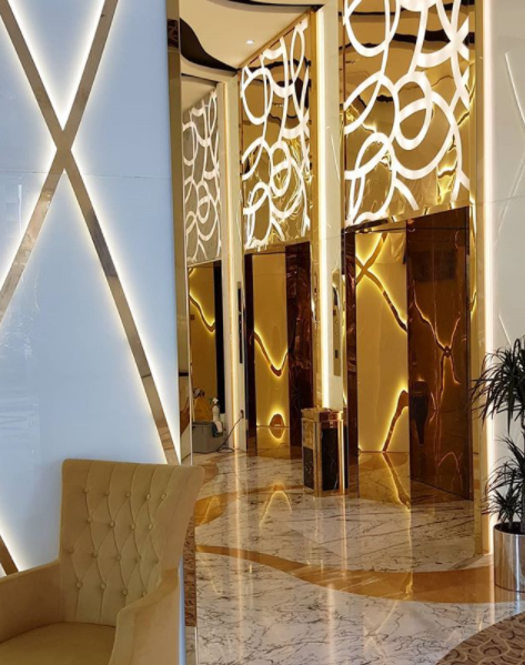 يقع الفندق الجديد في مركز دبي التجاري العالمي بشارع الشيخ زايد