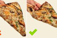 طريقة أكل البيتزا
