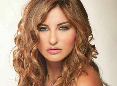 اسمها بالكامل شذى أمجد ناصر حسون.. مغنية عراقية/ مغربية ولدت في 3 مارس 1981
