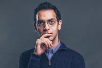 المصري علي محمد .. العمر 23 عام 
مبتكر مصري تمكن من ابتكار تكنولوجيا- مرشحة للحصول على براءة اختراع – تمكن المصابين بالصمم من رؤية وتجسيد الصوت
