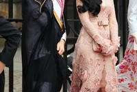 واشتهرت قبل انفصالهما بأنها الأميرة السعودية الوحيدة التي ترافق زوجها في جولاته وسفرياته الخارجية على عكس باقي زوجات الأمراء الآخرين 