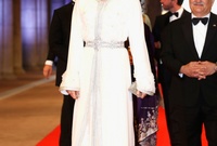 أميرة المغرب للا سلمى تحضر مأدبة عشاء أقامتها الملكة بياتريس ملكة هولندا