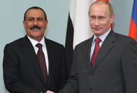الرئيس علي عبدالله صالح في صورة تجمعه بالرئيس الروسي بوتين