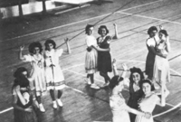 حفلة مدرسية للفتيات عام 1920 