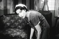 رشحها زوجها لأول فيلم لها "ابن الصحراء" عام 1942 حيث غنت ومثلت بالفيلم
