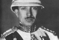 تولى ابنه غازي بن فيصل الأول بن حسين بن علي الهاشمي الحكم ليصبح ثاني ملوك المملكة العراقية حكم منذ سبتمبر 1933، ولكن كان بحاجة للخبرة السياسية لذلك كان لديه مستشارين.
