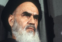 الزعيم الروحى للثورة الإيرانية «آية الله على الخميني»
