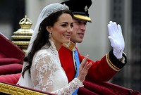 منحتهما الملكة إليزابيث لقب دو ودوقة كامبريدج في يوم زفافهما 