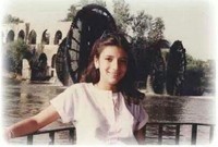 ولدت أصالة نصري في الـ 15 من مايو عام 1969 بمدينة دمشق بسوريا