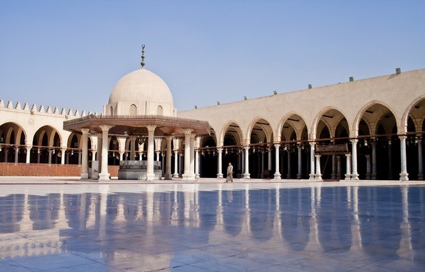مسجد "عمرو بن العاص" 
