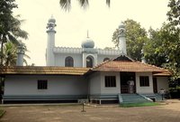 أول مسجد بني في الهند على يد مالك بن دينار عام 629 
