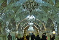 يحتفل الإيرانيون بليلة القدر 4 مرات وليس مرة واحدة كأغلب الدول الإسلامية حيث يتم الإحتفال بها أيام 21,23,25,27