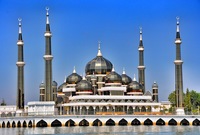 المسجد مصنوع من الكريستال الخالص 
