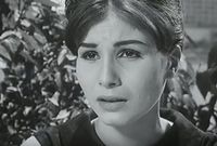اكتشفها المخرج عز الدين ذو الفقار وقدمها في دور صغير في فيلم "بورسعيد"
