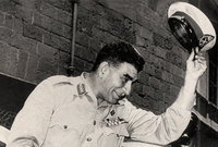 منح نجمة فؤاد العسكرية الأولى ورتبة البكوية تقديرا على شجاعته بعد مشاركته في حرب فلسطين عام 1948 
