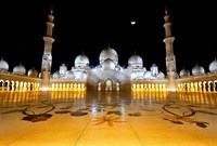 تم تصميم المسجد تحت إدارة المهندس يوسف عبدلكي 
