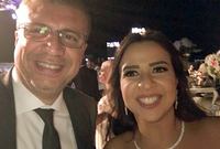 الإعلامي عمرو الليثي مع الفنانة إيمي سمير غانم في حفل زفافها