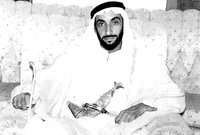 قام بالتعاون مع الشيخ راشد بن سعيد آل مكتوم حاكم دبي بالاتفاق مع 4 إمارات أخرى هي الشارقة، عجمان ، أم القيوين ، الفجيرة على إعلان الاتحاد بينهم عام 1972 ويتم تأسيس دولة الإمارات ويصبح هو أول رئيس لها
