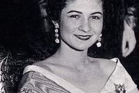 بعد ثورة يوليو الذي أطاحت بالملكية في 23 يوليو 1952 غادر بناتها مع والدهم إلى منفاه في إيطاليا 
