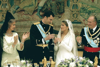 تزوجت الملك الإسباني فيليبي السادس فى 2004 وكانت تعمل صحفية قبل زواجها