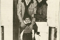 صورة نادرة للفيشاوي مع والديه عندما كان صغيرًا