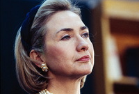 في عام 2000 تم انتخاب هيلاري كلينتون كعضو في مجلس النواب الأمريكي عن ولاية نيويورك لتصبح أول سيدة أولى في تاريخ ‏أمريكا يتم انتخابها في المجلس  
