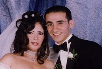 استمرت خطبة منى وحلمي عاما واحدا، وتزوجا عام 2002 وسط عدد كبير من النجوم.