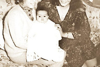 ولدت في 6 ديسمبر 1964 بالزمالك من زواج عرفي بين والدتها عواطف هاشم ووالدها المحامي أحمد عبدالفتاح الشلقاني نجل نقيب المحامين المصريين الأسبق