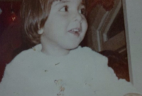 صور من طفولتها
