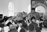 أعجب محمد علي كثيرًا بالإسلام وصحح الكثير من المفاهيم الخاطئة التي كانت لديه بشأنه لكنه لم يفكر باعتناقه آنذاك